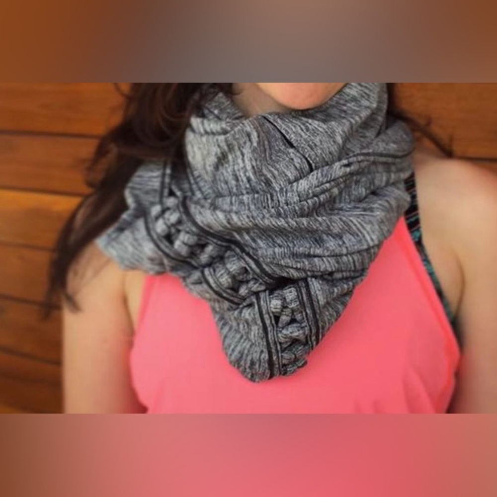 Woman’s Lululemon scarf.